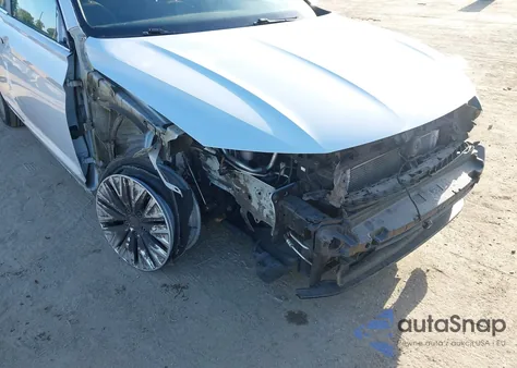 2019 Volkswagen Jetta 1.4T R-Line/1.4T S/1.4T Se z USA, uszkodzony, nr VIN 3VWC57BU4KM129413